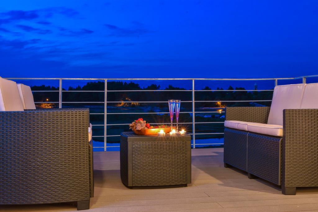 Amazing Villa Ele Затон Экстерьер фото